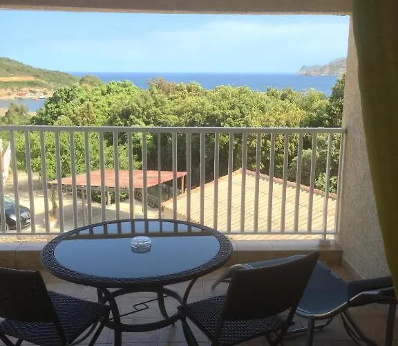 坎芭耶鲁酒店 2* 加莱里亚